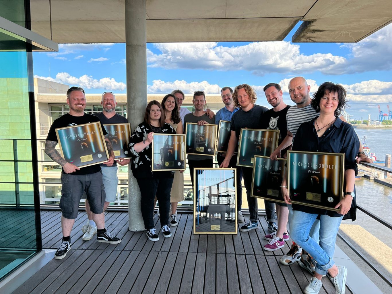 Gold für "For A Second" Gold für "For A Second"